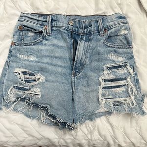 Women’s American Eagle. High rise boyfriend shorts size 0. Gently worn.